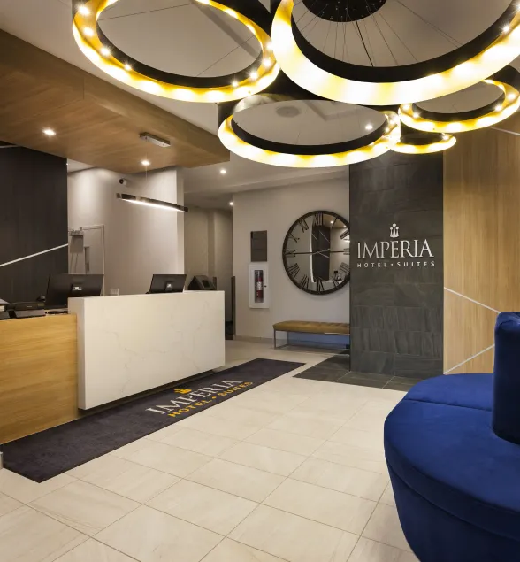 Imperia Hôtel et Suites Boucherville - Image 1