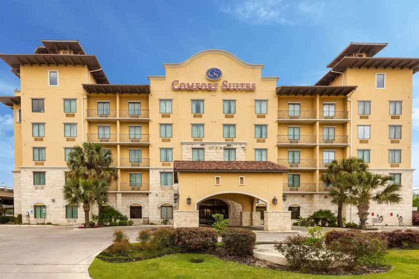Comfort Suites Alamo-River walk - Image 1