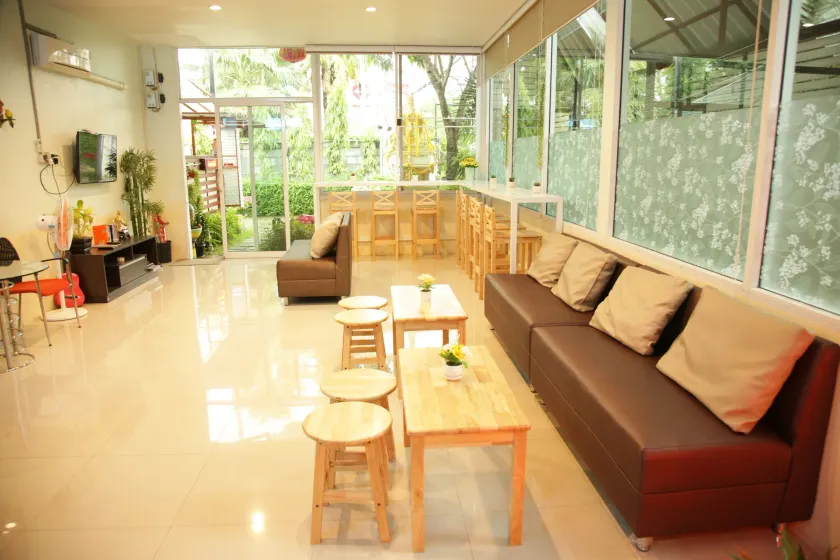 Friends House Resort - Image 1