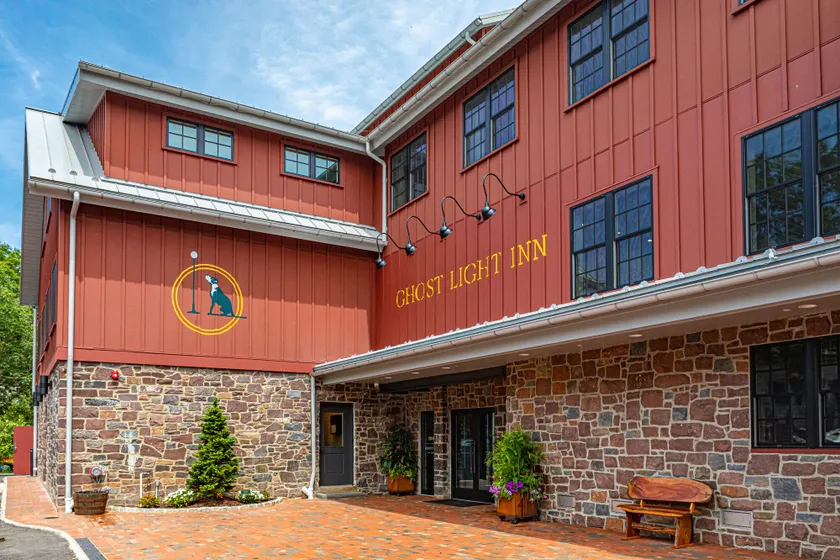 Ghost Light Inn - Image 1