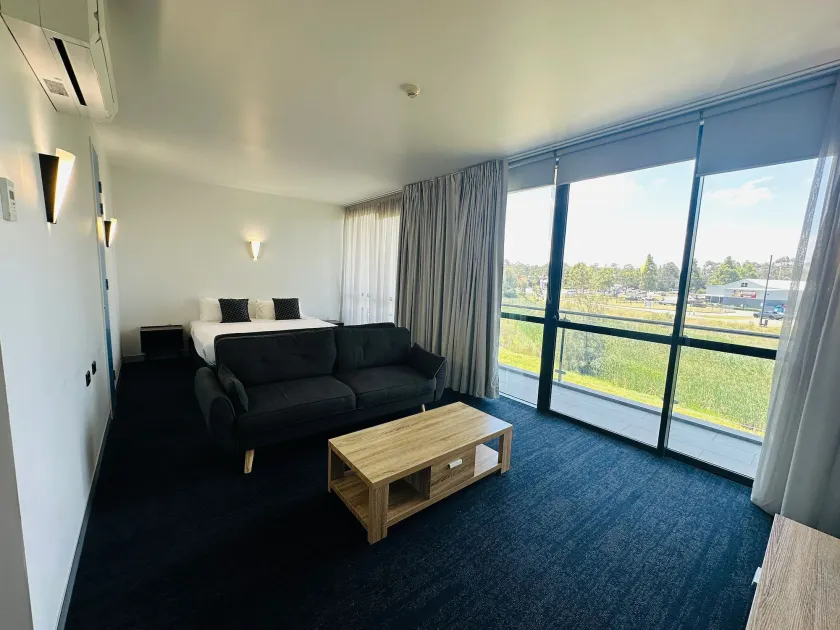 Thornton Executive Hotel - Image 1
