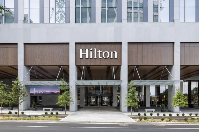 Holiday Inn Rosslyn at Key Bridge - Image 1
