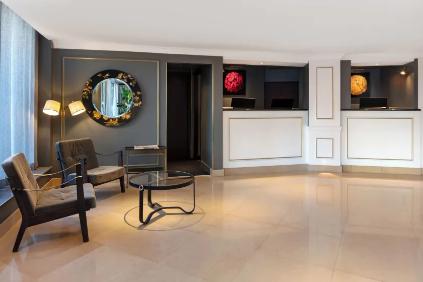 Radisson Blu Hotel, London Bond Street - Lobby