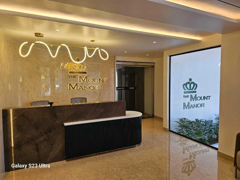 Mount Manor - Image 1