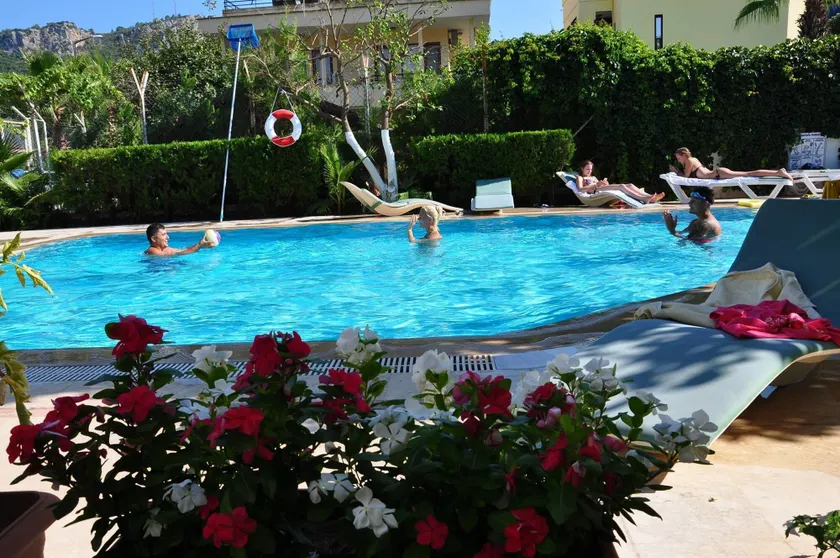 Tuncer Garden Hotel - Image 1