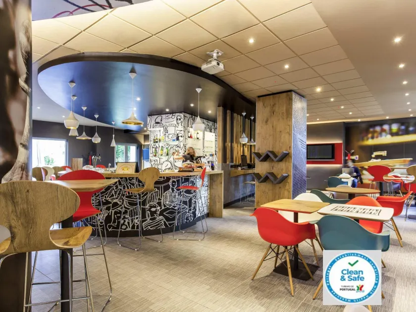 Hotel ibis Lisboa Jose Malhoa - Image 1