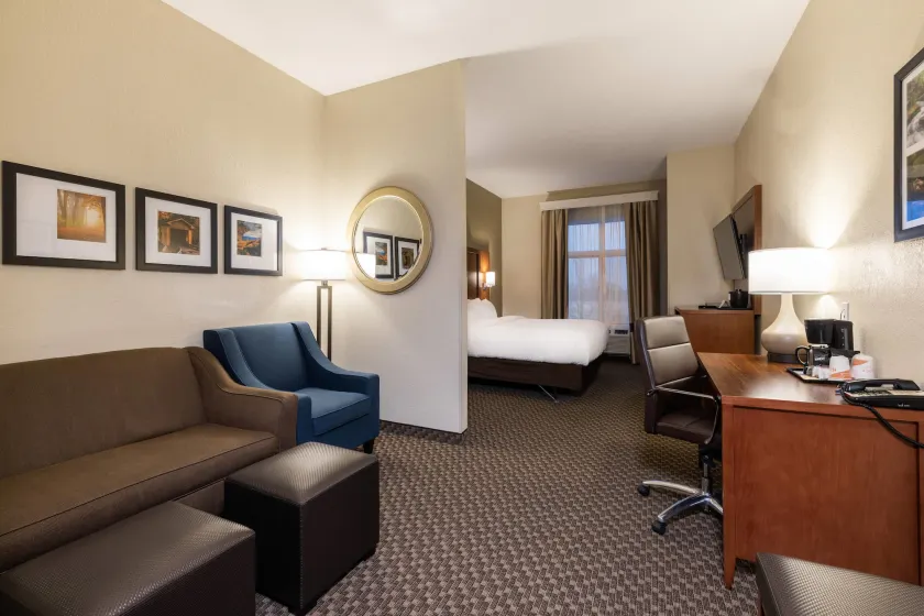 Comfort Suites Troy-I75 - Image 1