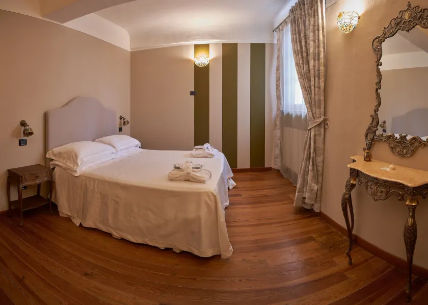 Antico Palazzo - Image 1