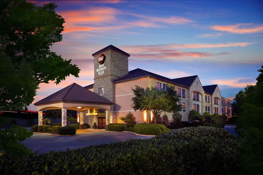 Best Western Plus Lewisville Flower Mound - Image 1