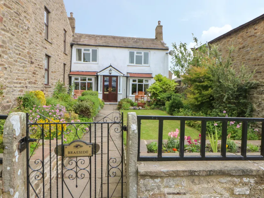 Braeside - Image 1
