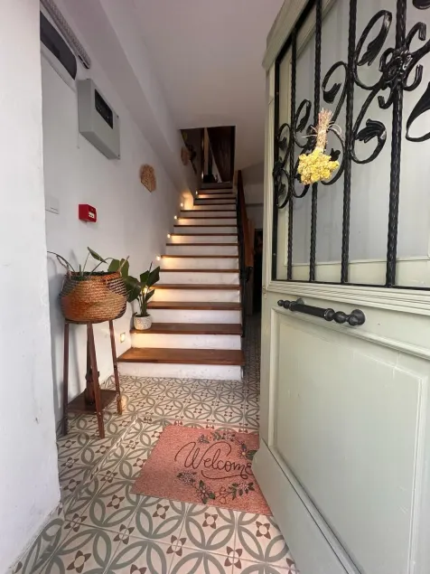 Kidoni Macaron Guesthouse - Image 1
