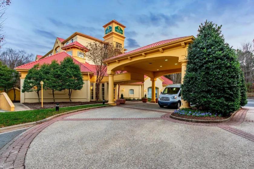 La Quinta by Wyndham Raleigh/Durham Southpoint - Image 1