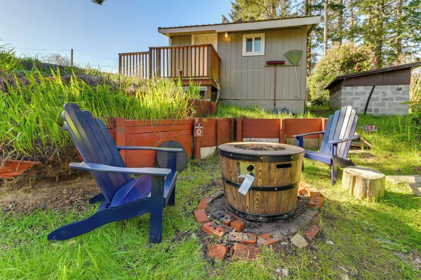 Fish On-Site & Explore Coos Bay! Creekfront Cabin - Image 1