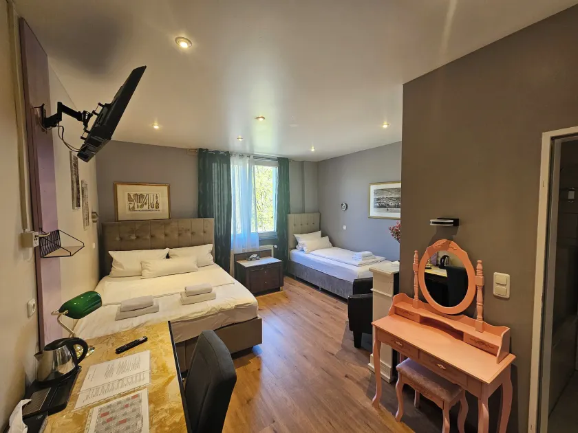 Hotel Franken an der Messe - Image 1
