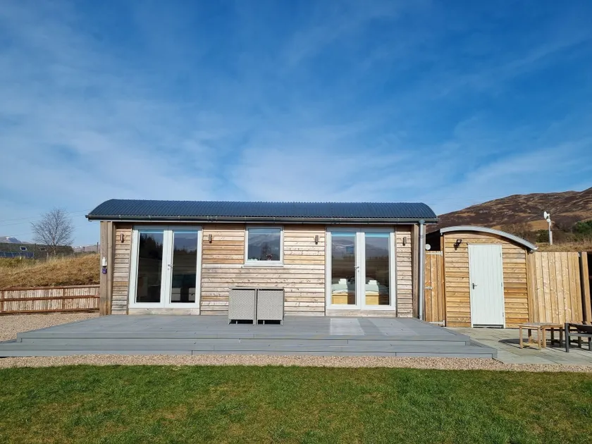 Toradh Cabin - Image 1
