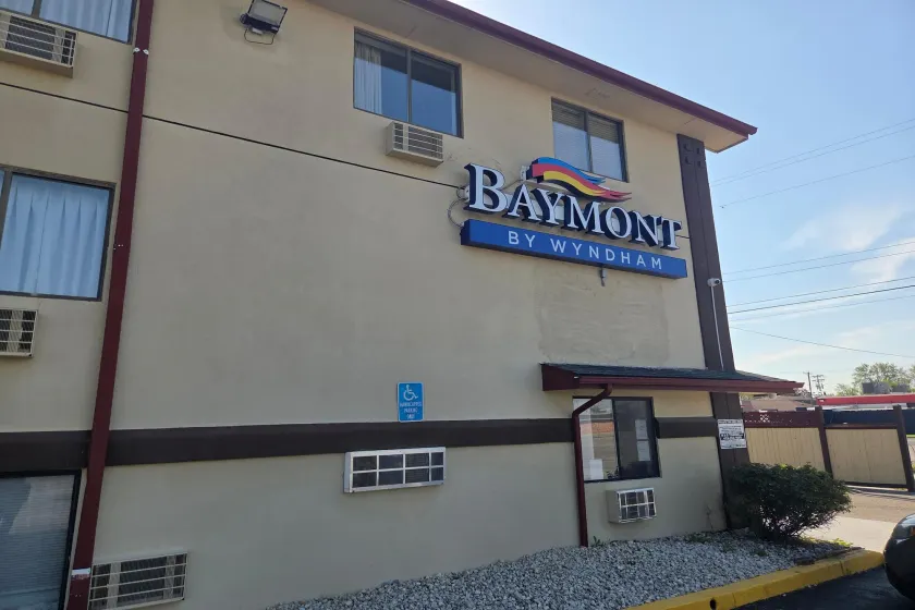 Baymont by Wyndham Findlay - Image 1