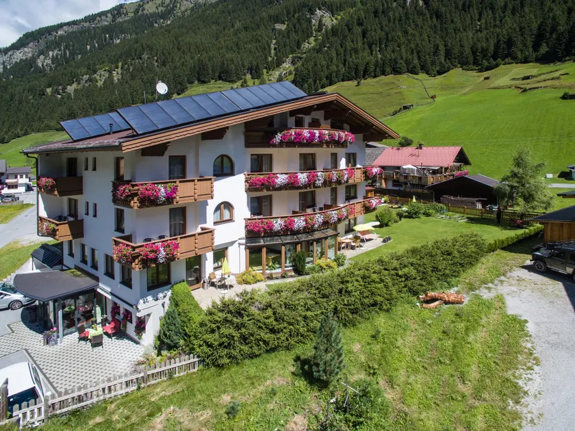 Hotel Garni Romantika - Image 1