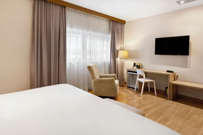 B&B HOTEL Logroño Las Cañas - Image 1