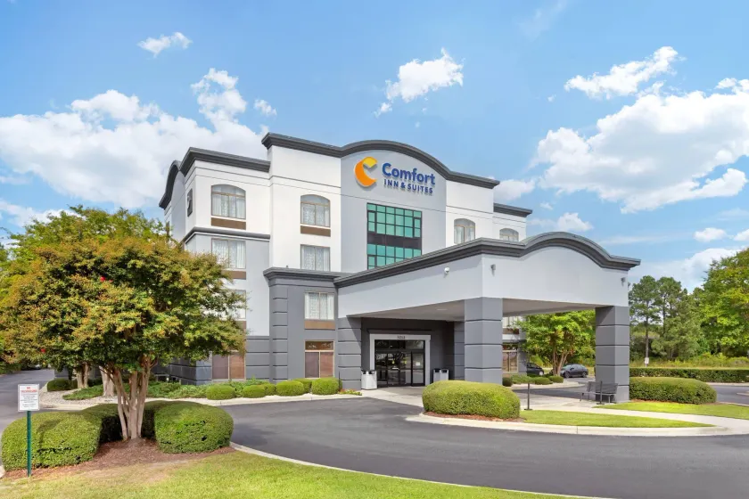 Comfort Inn & Suites Greenville Near East Carolina University - Image 1