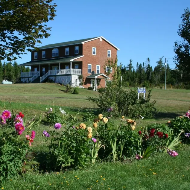 New Horton Lake Inn - Image 1