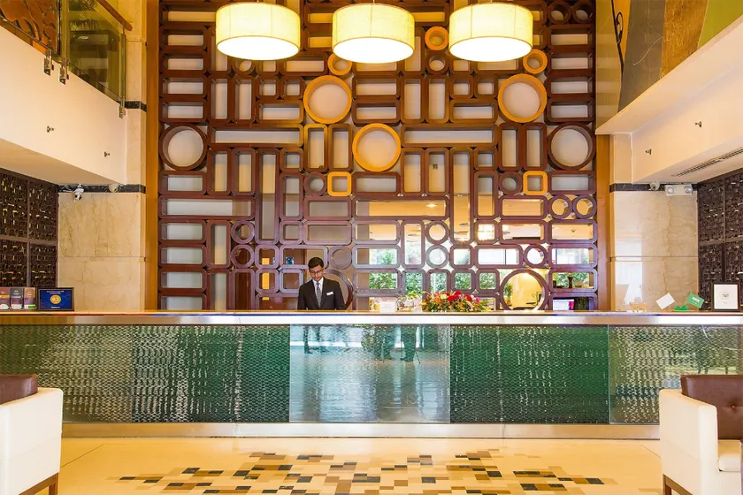 Six Seasons Hotel - Lobby