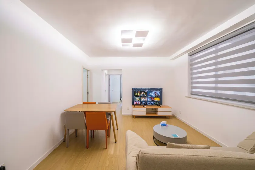 Tyms Xujiahui Premium 3BR APT Steps to Metro - Image 1