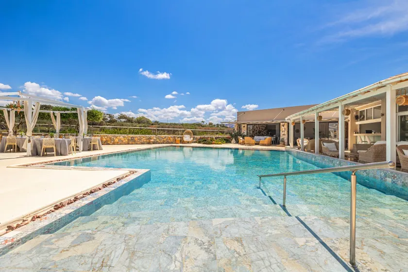 Paradise Island Villas - Image 1