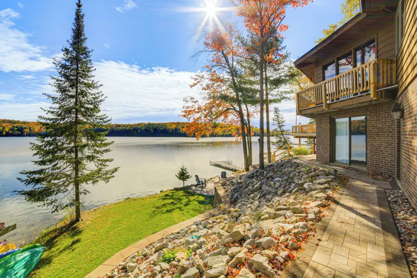 All-season Adventures! Chicaugon Lakefront Gem - Image 1