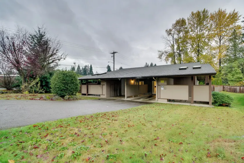 Central Bellevue Retreat 2 Bedroom Duplex - Image 1