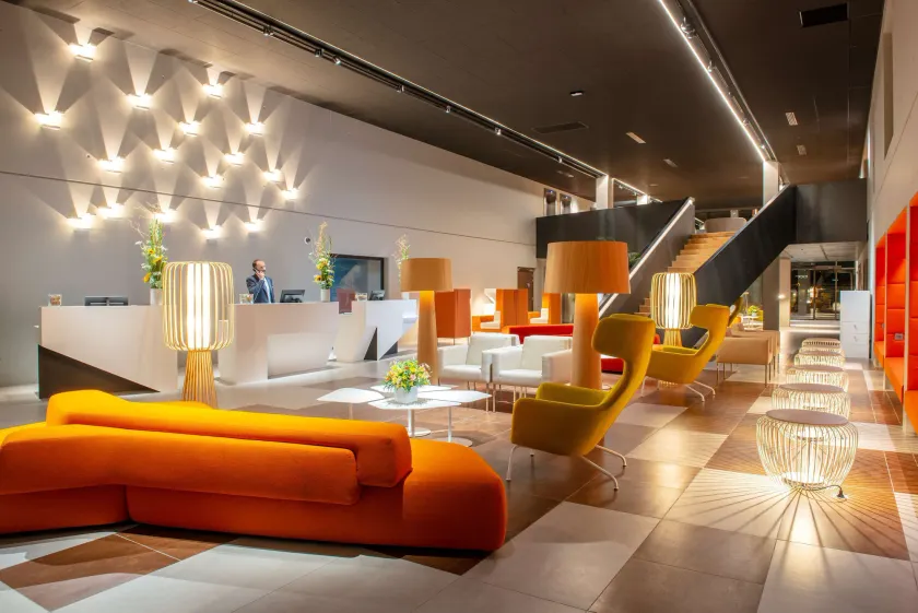 Radisson Blu Hotel Bordeaux - Sitteområde i lobbyen