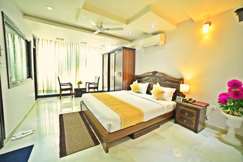 Hotel Stay City - Image 1
