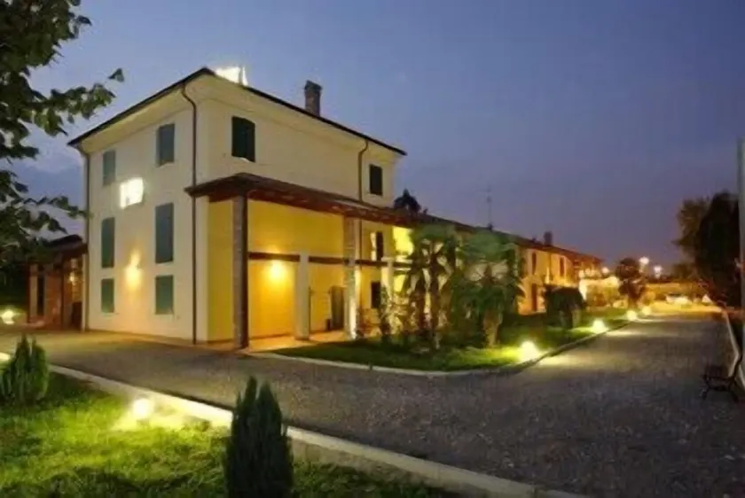Hotel Gabarda - Image 1