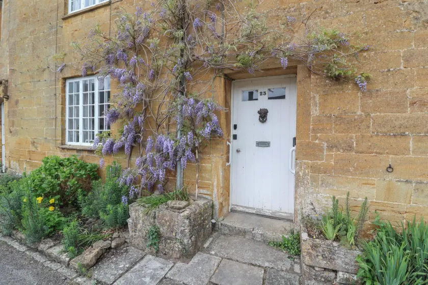 Two Towers Cottage - Image 1