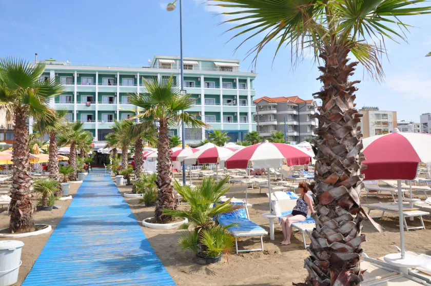 Hotel Vivas - Image 1