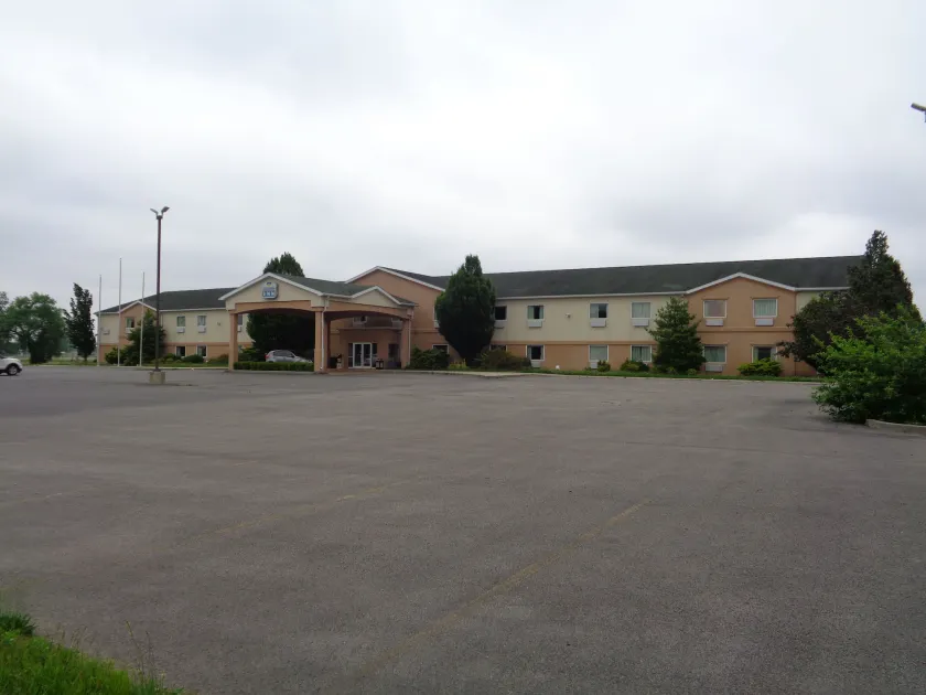 Fairgrounds Inn - Image 1