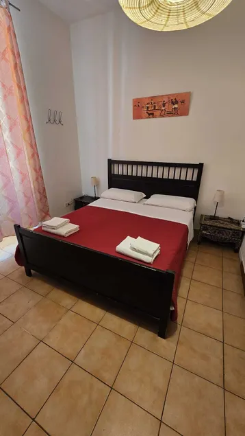 Meltin' Rome Guest House - Image 1