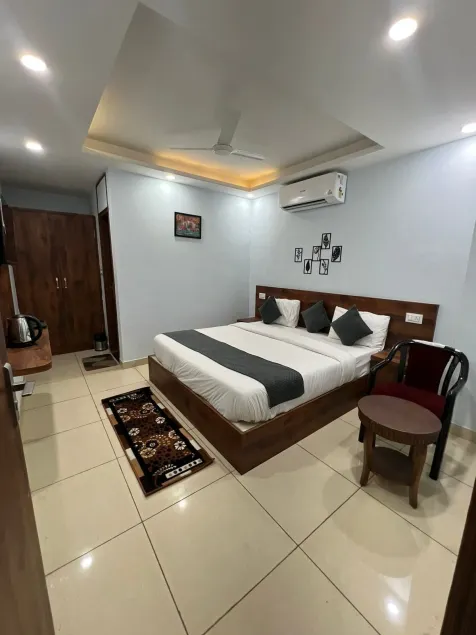 Hotel RK palace near airport  - Chambre