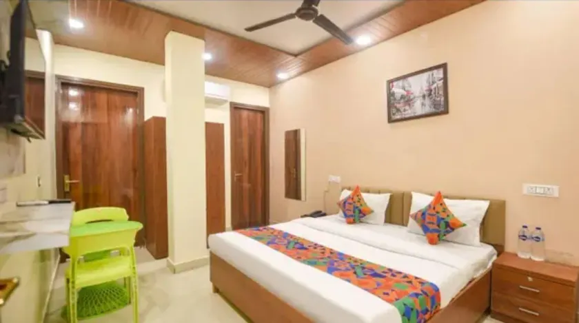 Hotel Villa Getaway - Image 1