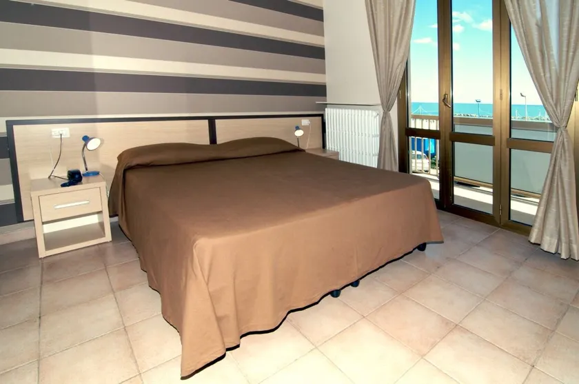 Hotel Velus - Image 1