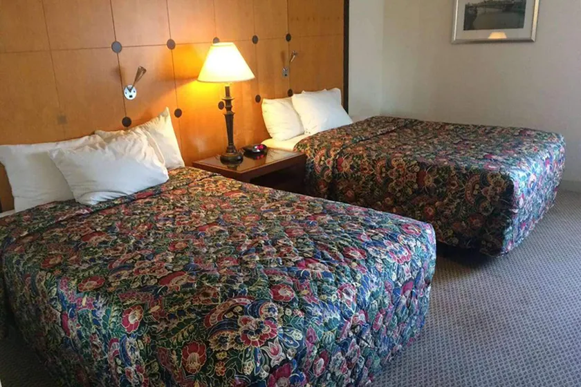 Travelodge by Wyndham Brooklyn Center - Image 1