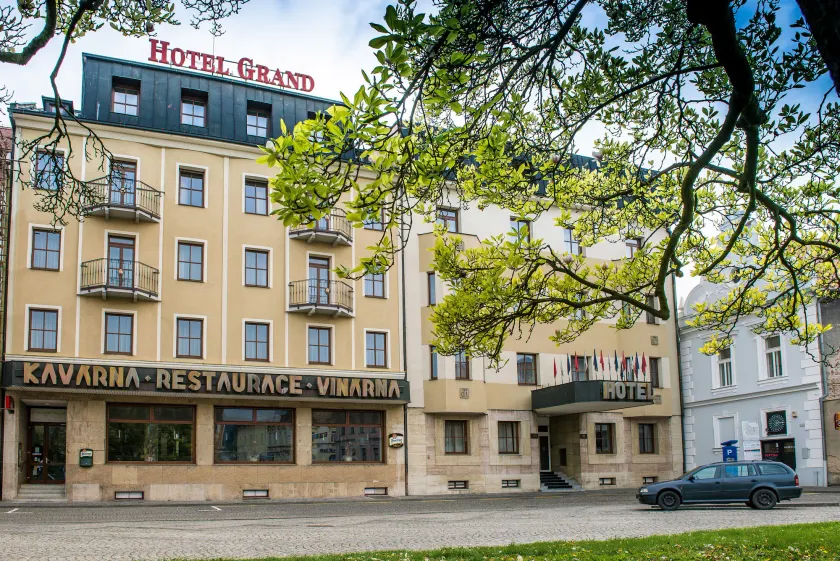 Hotel Grand - Image 1