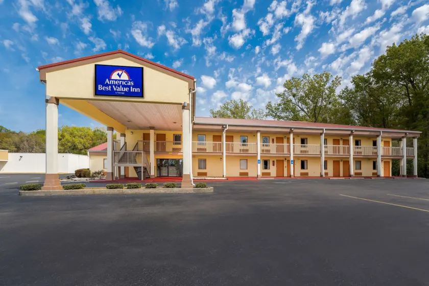 Americas Best Value Inn-Montezuma - Image 1