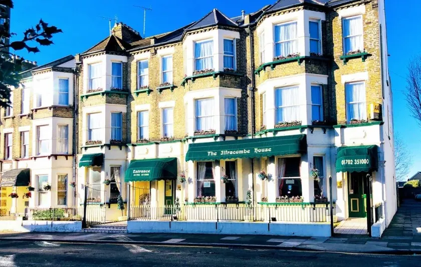 Ilfracombe House Hotel - near Cliffs Pavilion - Image 1