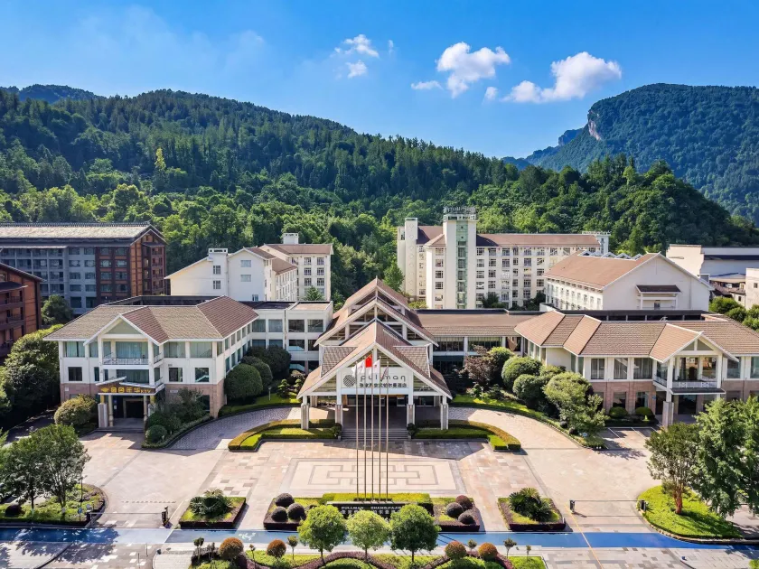 Pullman Zhangjiajie Hotel - Image 1