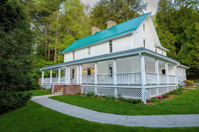 Lovill House Inn - Image 1