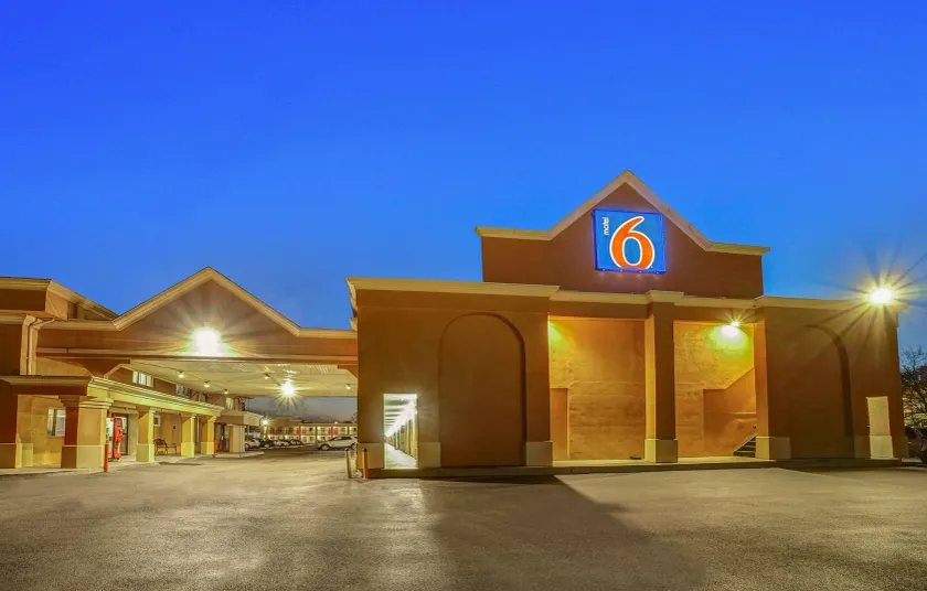 Motel 6 Lester - Philadelphia Airport - Image 1