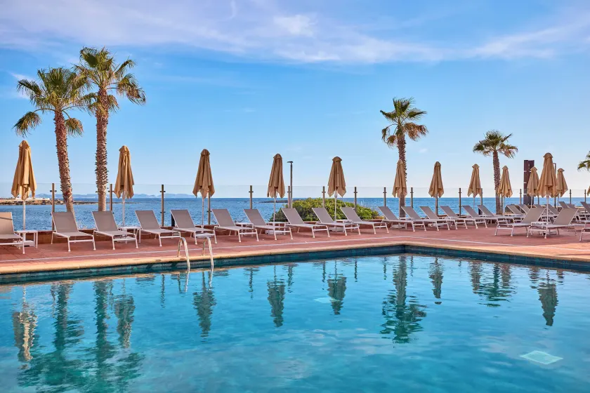 Universal Hotel Romantica - Image 1