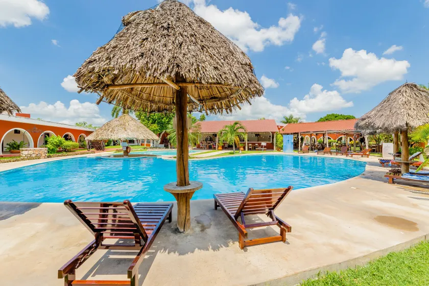 Hacienda Inn Aeropuerto - Image 1
