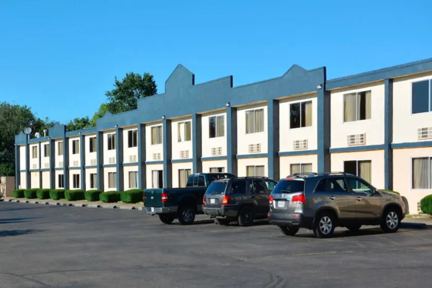 Buckeye Inn Express - Image 1