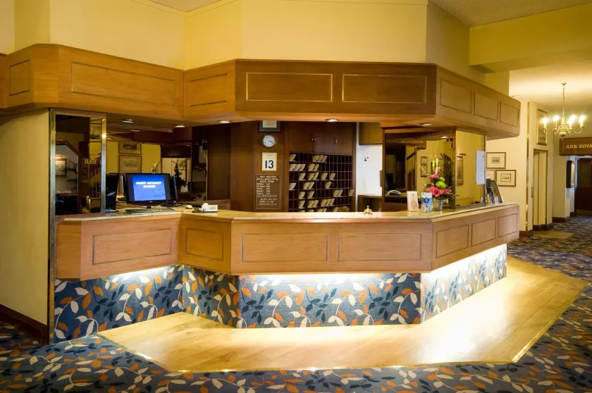 The Royal Beach Hotel - Hall